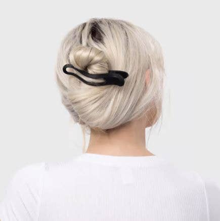 Flat Lay Curved Claw Clip